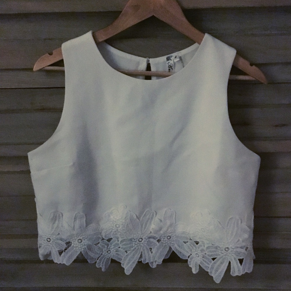 White floral crop top (size L, fits M)